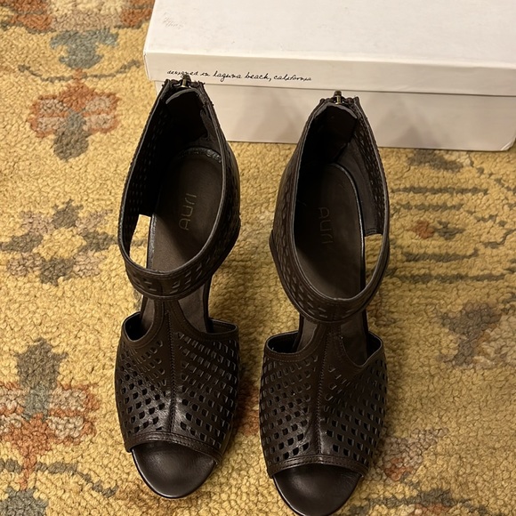 AURI Angie Platform Leather Sandals - Size 39 - US 9 - New in box - Picture 11 of 11